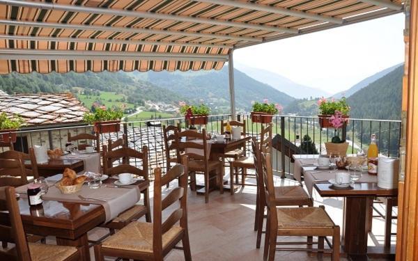 Mont Velan Chambres & Restaurant Saint-Oyen Exteriör bild