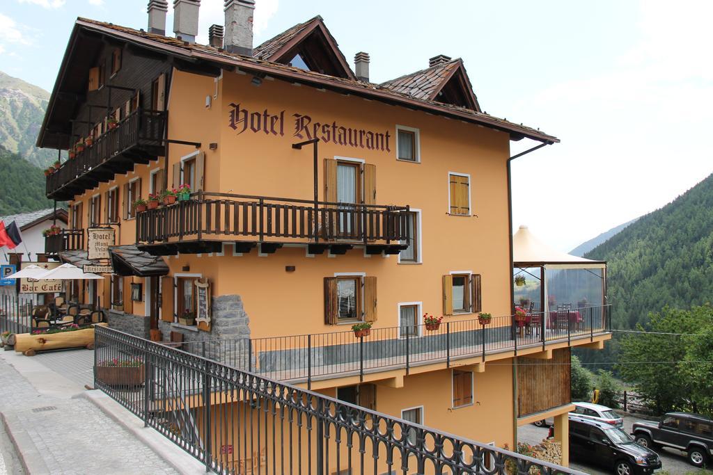 Mont Velan Chambres & Restaurant Saint-Oyen Exteriör bild