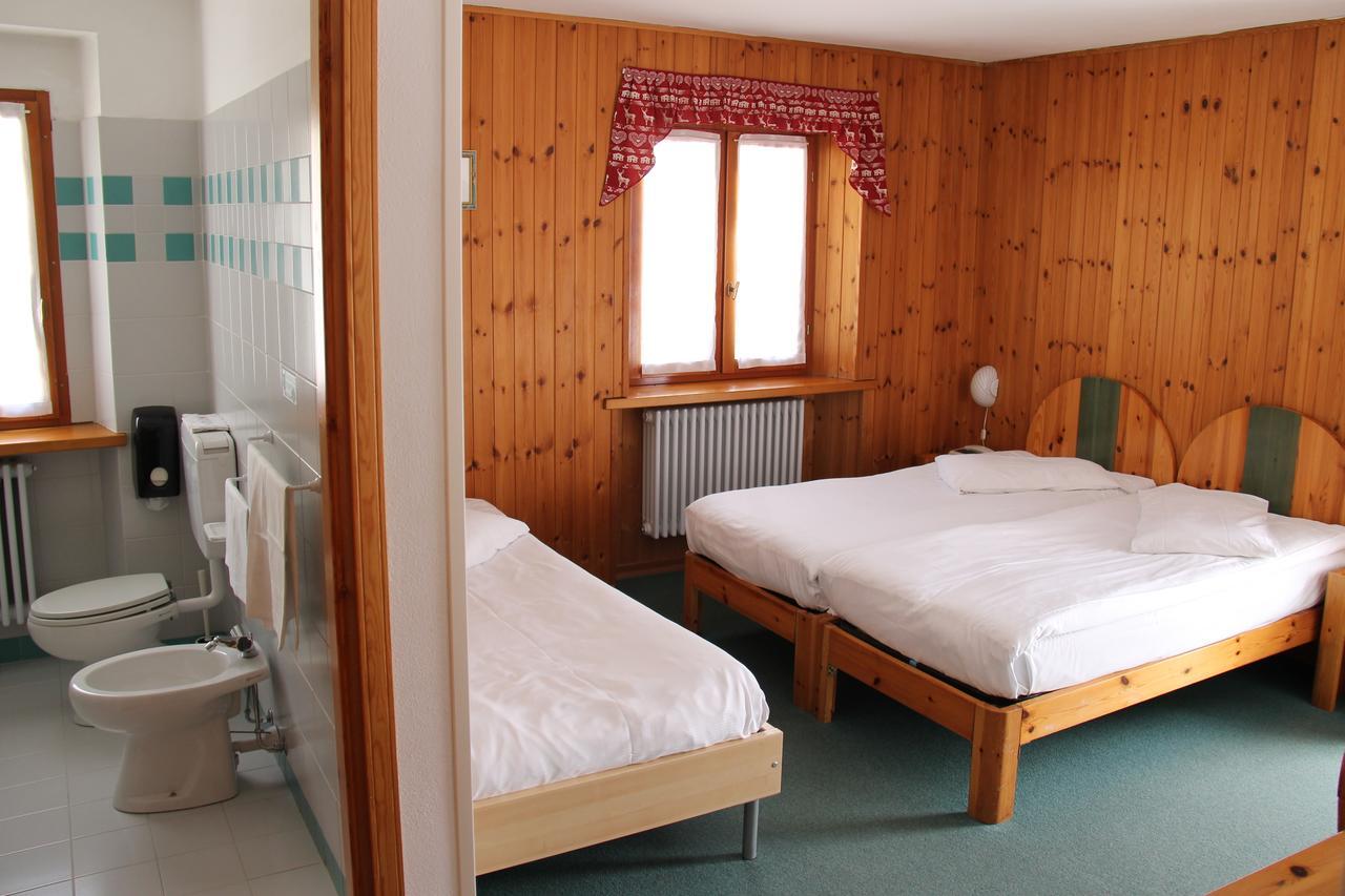 Mont Velan Chambres & Restaurant Saint-Oyen Exteriör bild