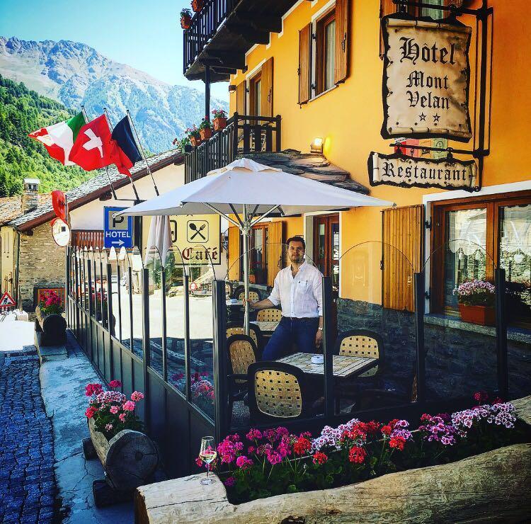 Mont Velan Chambres & Restaurant Saint-Oyen Exteriör bild